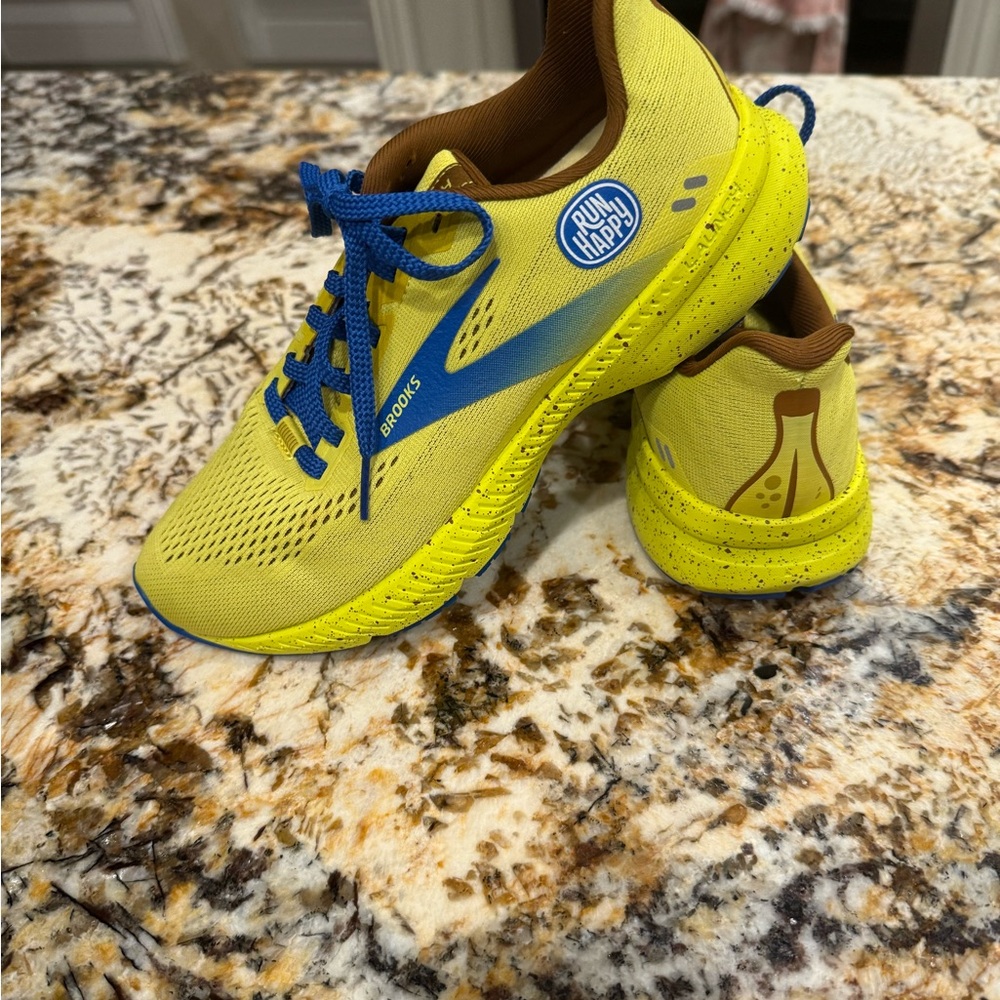 Brooks Launch 8 banana 🍌 womens size 7.5